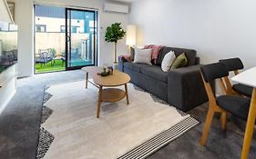 Indulge In Christchurch Hagley Park 2 Bed 2 Bath